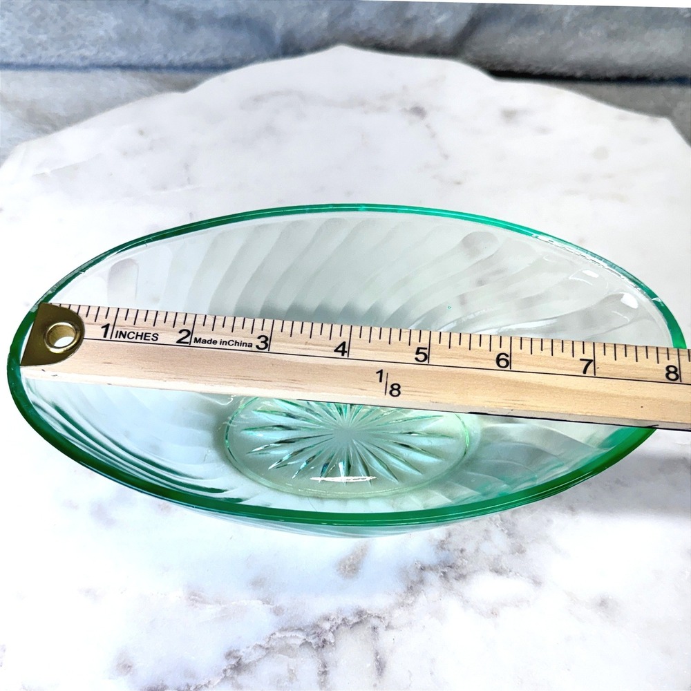 Green Uranium Glass Oval Bowl Swirl Pattern UV‎ Vaseline Vintage Starburst Base - Picture 7 of 10